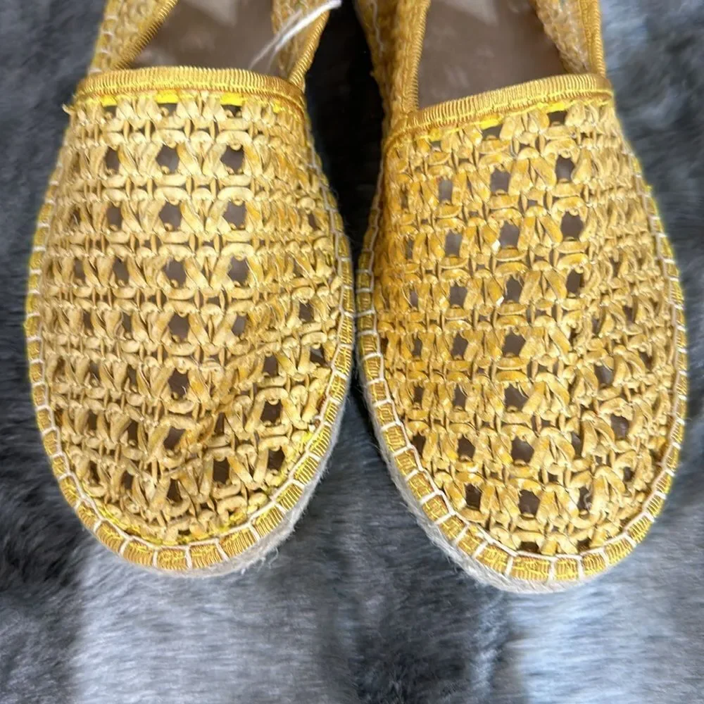 Perfect Summer Slippers! - Picture 3 of 7